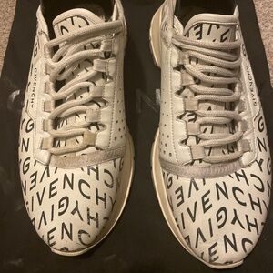 Givenchy spectre print